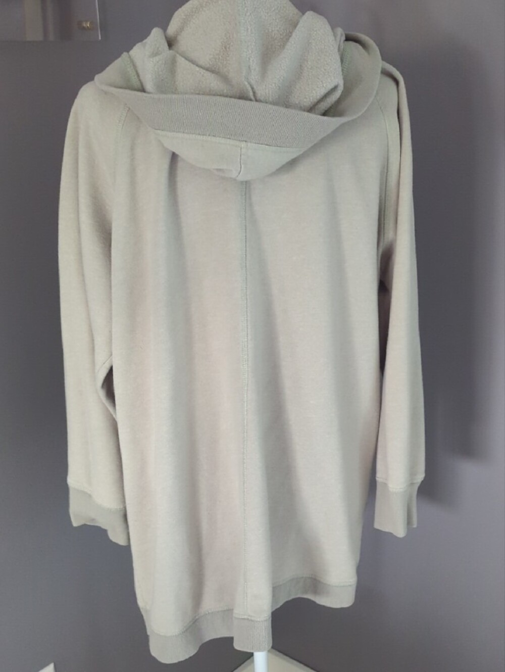 3 For $30. Olive & Oak Hooded Open-Front Sweatshirt Jacket in Light Green - Picture 4 of 8
